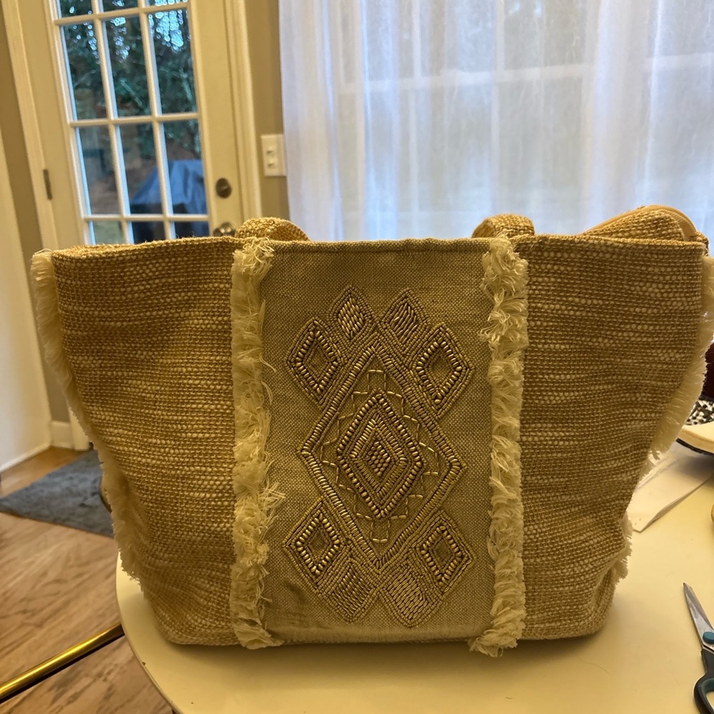 NWOT - Large scale Antik Kraft Embroidered Straw Tote Boho Beach Bag